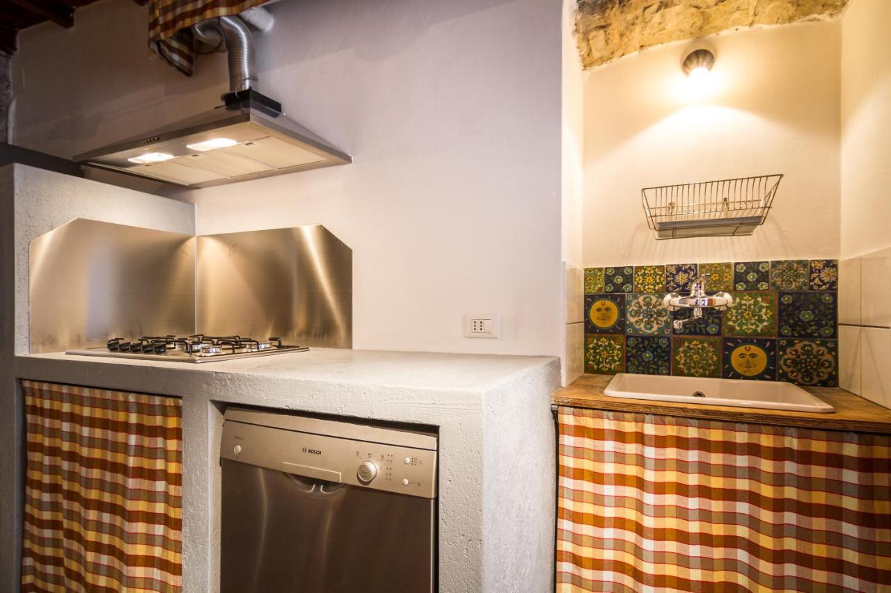 Вилла Vecchio Borgo Торно Экстерьер фото