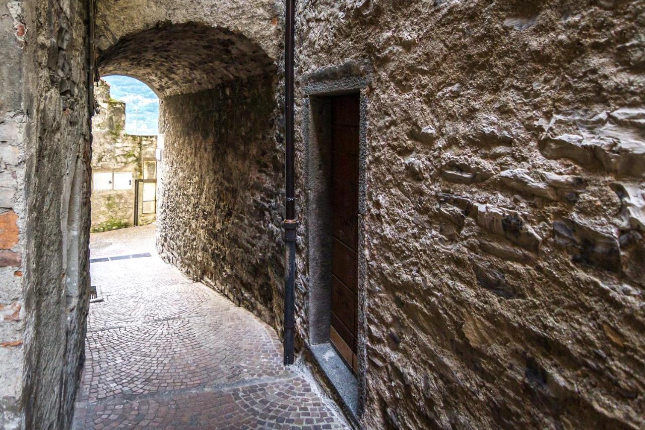 Вилла Vecchio Borgo Торно Экстерьер фото